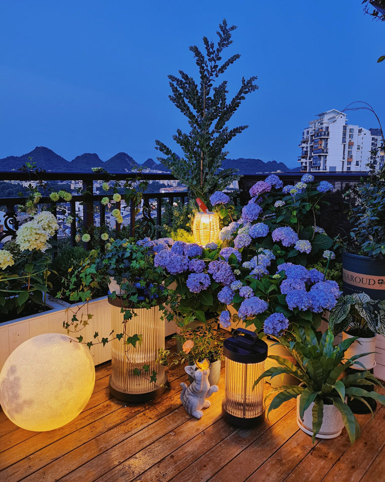 Diff Solar Pleated Glass Lantern Outdoor Light-DF9043
