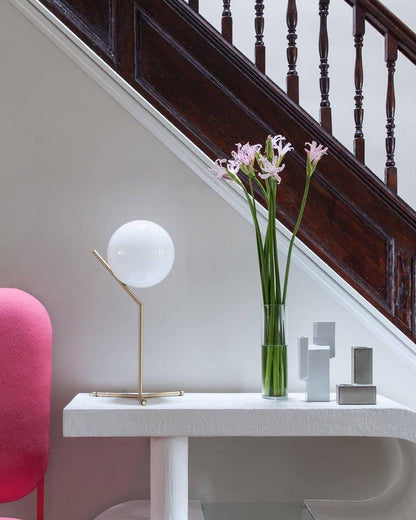 Diff Milk Glass Globe Table Lamp-DF8011